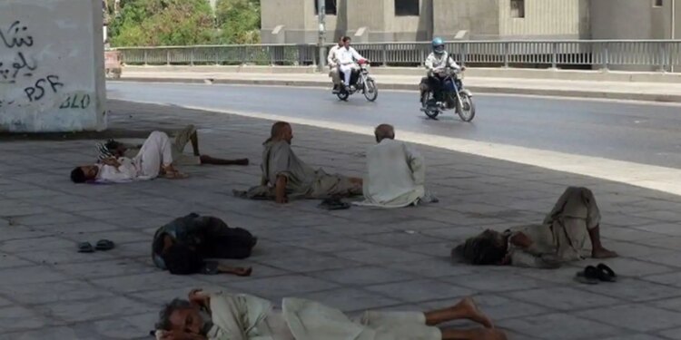 Pakistan'da aşırı sıcaklar nedeniyle 29 kişi öldü