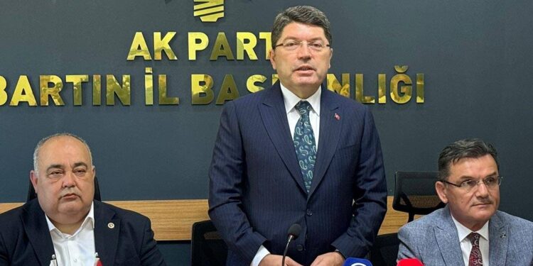 Parlamentoda uzlaşma zeminini inşallah sağlayarak darbe anayasasından ülkemizi kurtaracağız