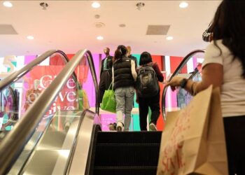 Pozitif harcama eğilimi 18-24 yaşta öne çıktı