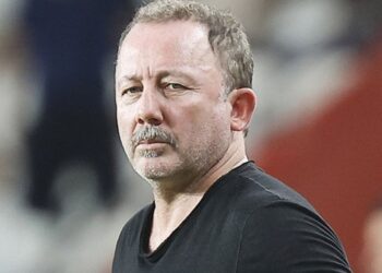 Sergen Yalçın’dan Beşiktaş’a sitem: ‘Daha fazla saygı duyulmasını beklerdim…’