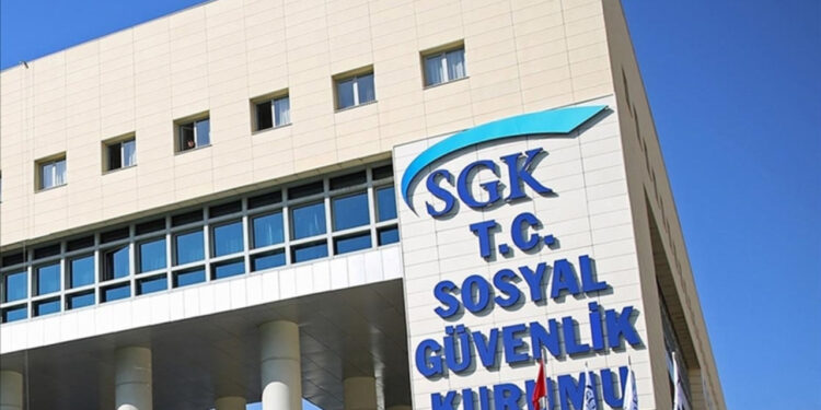 SGK'dan yeni karar: On binlerce kişinin sigortası iptal edildi