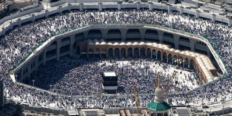 SUUDİ ARABİSTAN | Aşırı sıcaklar nedeniyle 20’den fazla hacı hayatını kaybetti