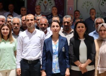 Saldırıya uğrayan parti binasına ziyaret