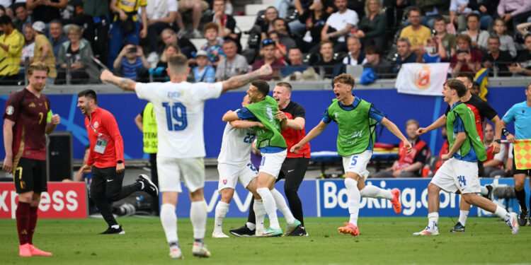 Sert geçen mücadelede Fransa 3 puanı tek golle aldı