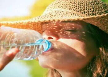 Prof. Göral: Sıcak havada soğuk suyu hızlıca içmek mide ve bağırsak rahatsızlıklarına neden olur