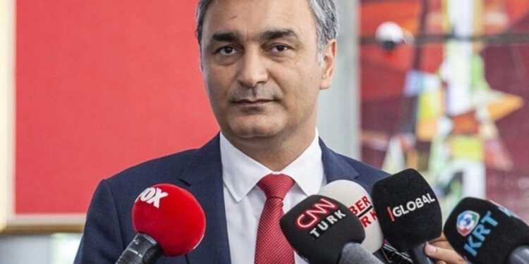 “Sıcak para yatırıma değil yüksek faize geliyor, vurup kaçacaklar!”