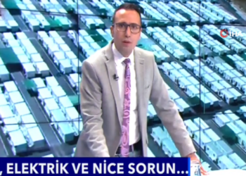 Sunucu, depreme canlı yayında yakalandı