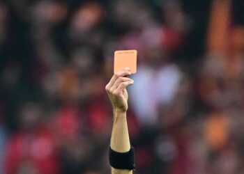 Süper Lig'de hakemler 1591 sarı, 76 kırmızı kart çıkardı