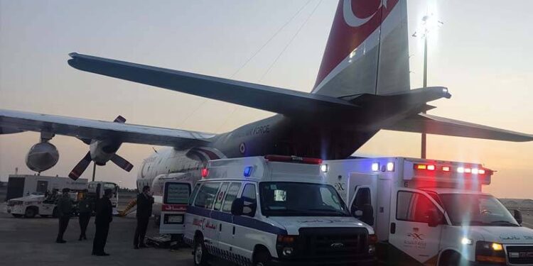 Suudi Arabistan'da yoğun bakımdaki hasta ve refakatçileri Ankara’ya getirildi