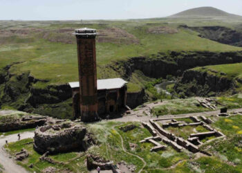 Toprak altındaki tarih gün yüzüne çıkarılıyor