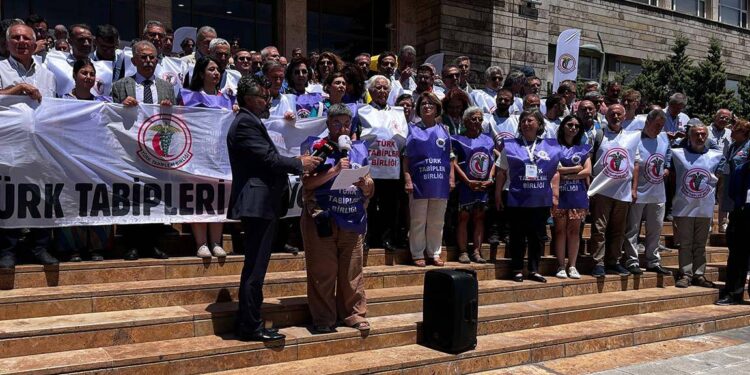 Türk Tabipleri Birliği yarın yeni yönetimini seçiyor