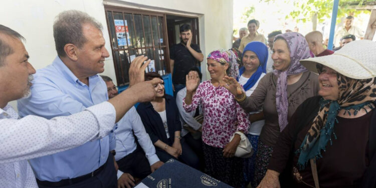 Vahap Seçer söz verdi: Su faturalarına bir müddet zam olmayacak