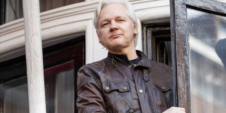 WikiLeaks'in kurucusu Julian Assange, 'casusluk suçunu' kabul etti