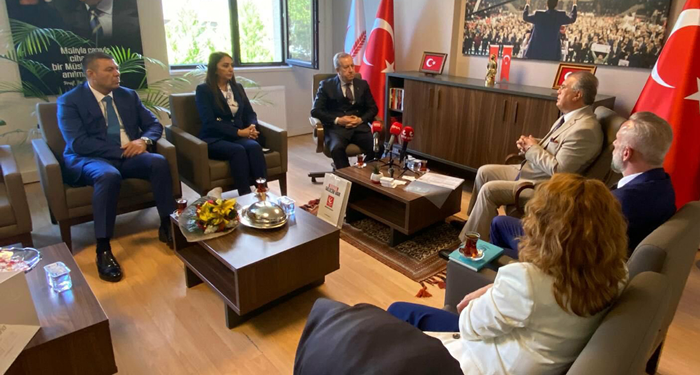 YRP’li Aydal’dan MHP heyetine: Devlet Bey evlenseydi, hanımı ona iyi bakardı