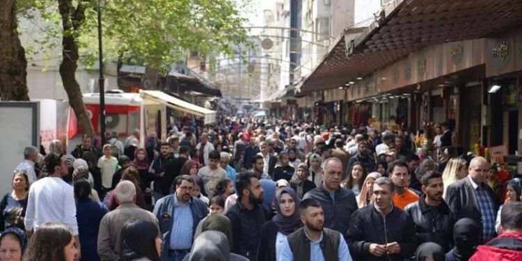 Yaşam çekilmez hale gelmekte, halkımız feveran etmektedir; 20 yılda kentin nüfusunun yarısı Suriyeli olacak!