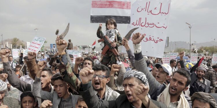 Yemen'de yüzbinlerce kişi Gazze'ye destek için eylem yaptı