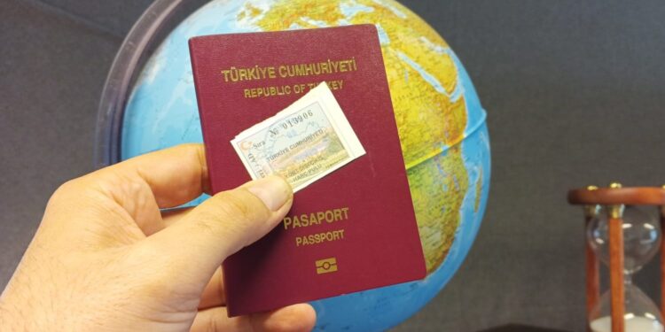 Yeni düzenleme; yurt dışı çıkış harcı 150 TL’den 3 bin TL’ye mi çıkarılacak?