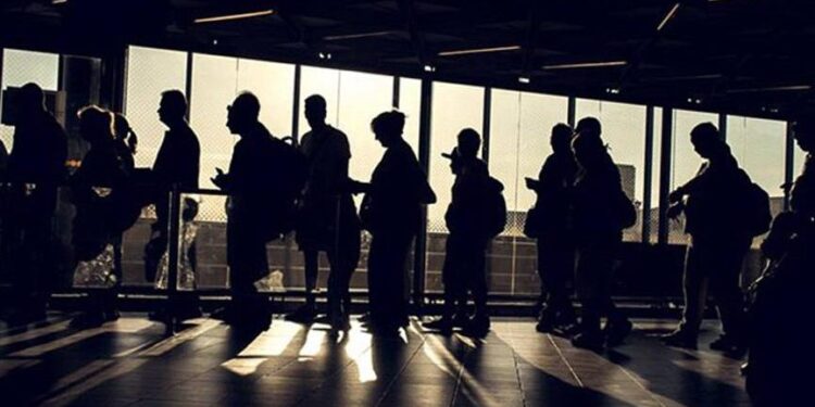 Yurt dışına giden akademisyenlere iktidar propagandası görevi