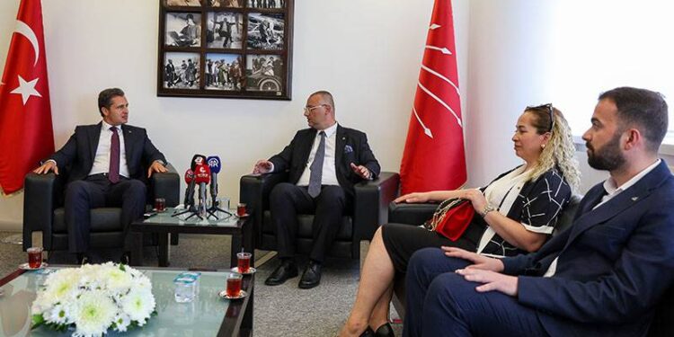 Zaman zaman görüş ayrılıkları olsa da diyalogun sürmesi bizim için önemli