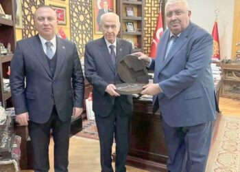 MHP’li isimden silah fotoğraflı gönderme
