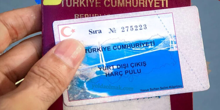 Gelir İdaresi, 150 liralık yurt dışı pul harcının 1.500 değil 3 bin liraya çıkartılmasını istemiş