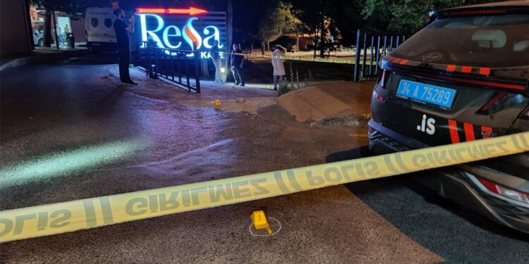 Hastane bahçesinde silahlı çatışma! 4 kişi yaralandı