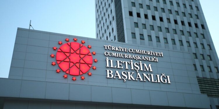 ‘Akrabalarınızı e-Devlet üzerinden çıkarabilirsiniz’ iddiası asparagas çıktı