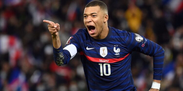 Fransız yıldız Mbappe, “aşırı sağa” karşı oy verme çağrısında bulundu