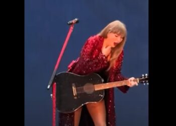 Taylor Swift sahnede böcek yuttu