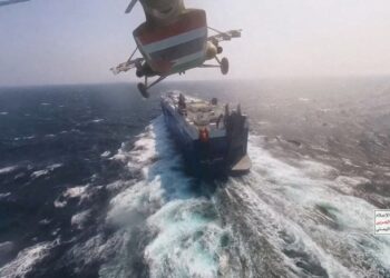 Husiler, Kızıldeniz’de Yunan gemisini vurdu