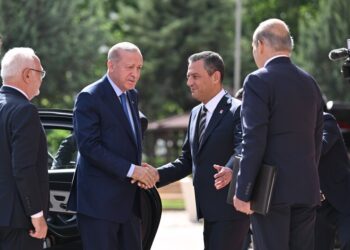 ‘Erdoğan normalleşme sürecinden yaralı çıktı, Bahçeli ve Özel kazandı’