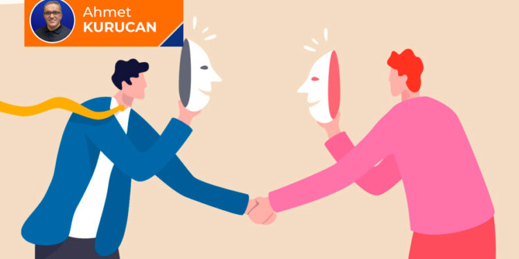 ‘Yalan’ ile ‘gerçek’ birlikte satılıyor! 