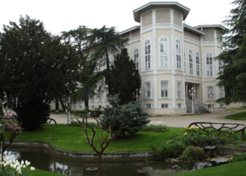 100 Yıl Sonra Geri Dönüş! Osmanlı'nın Son Sarayı Ziyarete Açılıyor