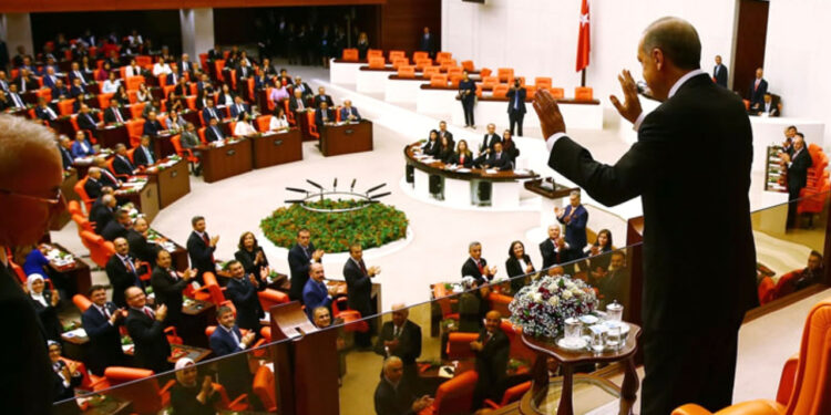 100'e Yakın İsim Yönetime Bildirildi! Erdoğan, AKP'li Vekillere Uyarı Hazırlığında