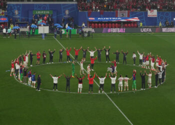 1970’lerde Türkeş’in bile bilmediği ‘Bozkurt’ işareti