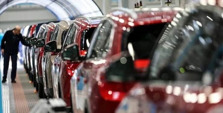 Otomobile talep yüzde 14,8 azaldı