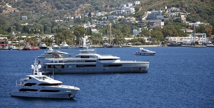 Ticari gemi ve yatlara harç muafiyeti getiriliyor