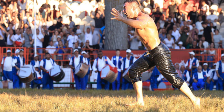 663. Tarihi Kırkpınar Yağlı Güreşleri; Yusuf Can Zeybek üst üste ikinci kez başpehlivan!