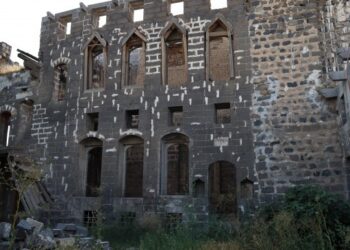 9 yıldır teslim edilmeyen evleri için 2025’i bekleyecekler