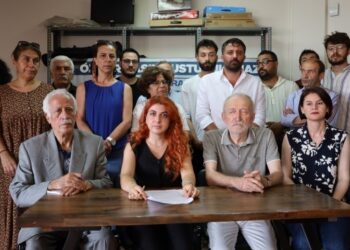 Cezalar protesto edildi: Biz halkın gazetecileriyiz yazmaya devam edeceğiz