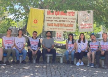 Öğretmenler hak direnişlerinde kararlı