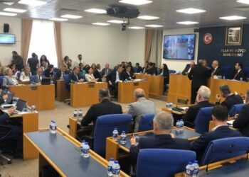 ‘Öldürme’ yasası görüşmeleri protestolarla başladı