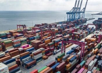 Dış ticaret açığı yüzde 10,8 arttı