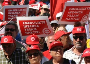 Emeklilerden iktidara: Bu parayla geçinmeyi deneyin!