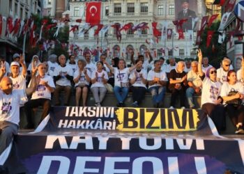 İstanbul’daki kayyım nöbetinde özgür basın çalışanlarını sahiplenme çağrısı