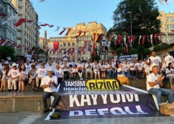 İstanbul’daki nöbet sürüyor: Boyun eğmeyeceğiz