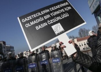 24 Temmuz: Basın özgürlüğü uçurumun kenarında