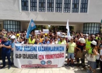 İzBB çalışanları iş bıraktı