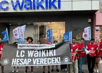 İntihar eden işçiyi LC Waikiki önünde andılar