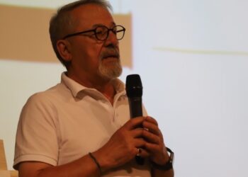 Deprem Uzmanı Görür: Belediyeler rastgele bina yapımlarının önüne geçmeli